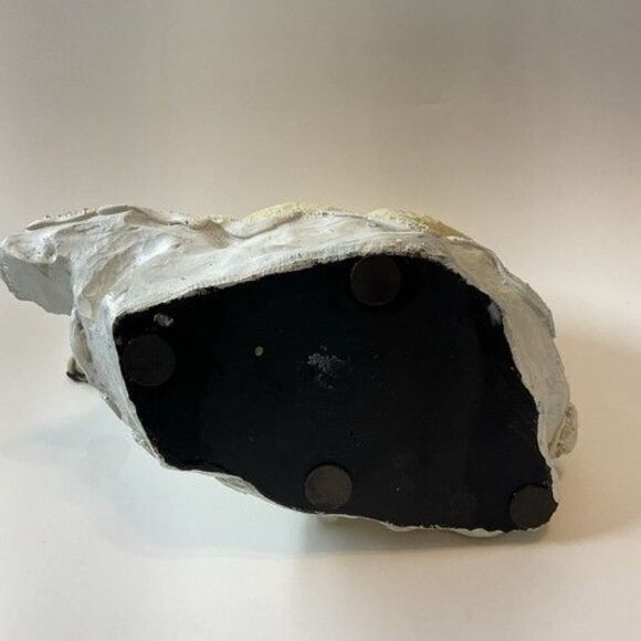 VTG White Polystone Polar Bear Cub Cuddling w/ Mother Statue Figurine 6.5"X8.5" - Picture 2 of 13